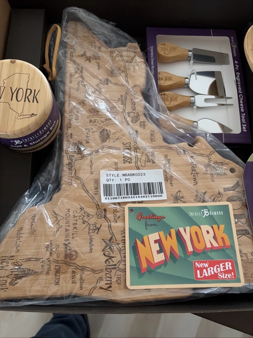 totally bamboo new york cutting board handmade w/accessories new - Picture 3 of 9
